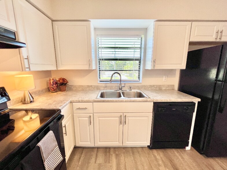 Building Photo - 5107 S Clarice Ct