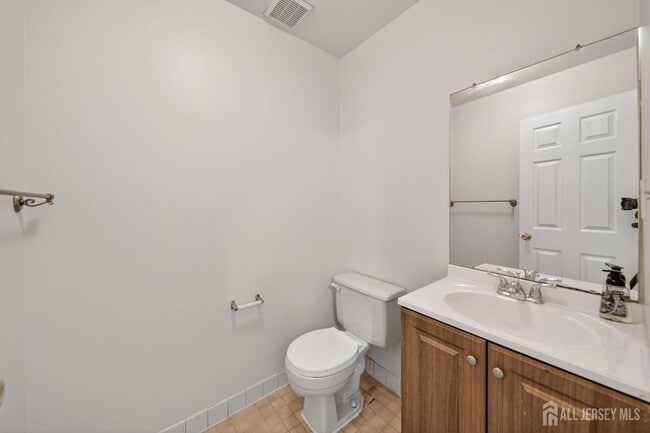 Building Photo - 1606 Madaline Dr