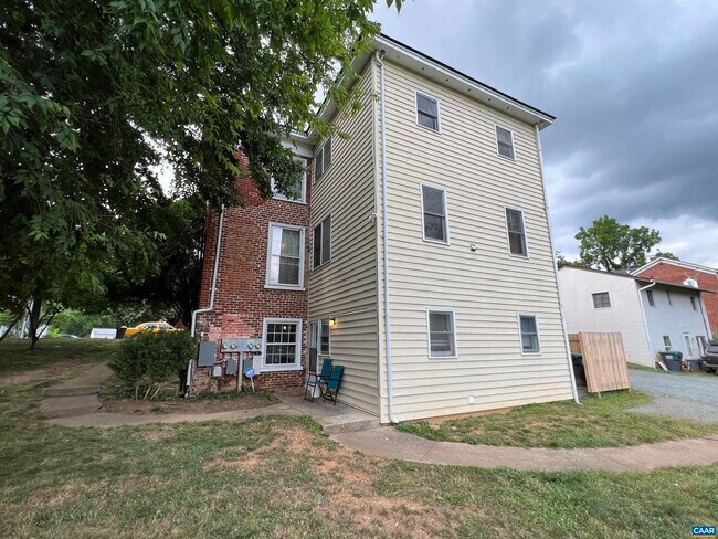 Building Photo - 510 Ridge St