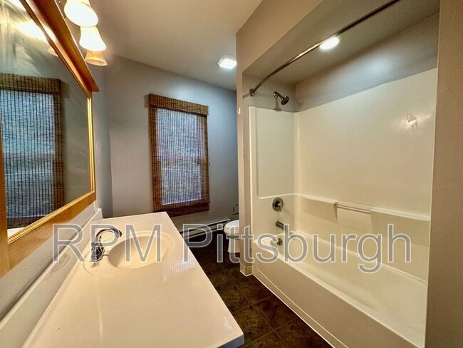 Building Photo - 2709 Josephine St