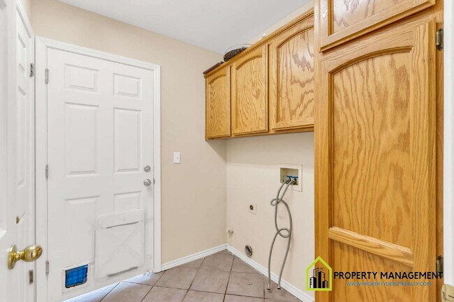 Building Photo - 5-Bedroom Residence Ready for Immediate Move-In