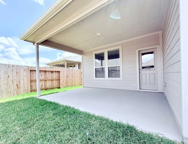 Building Photo - 15349 Dapple Blf Ln