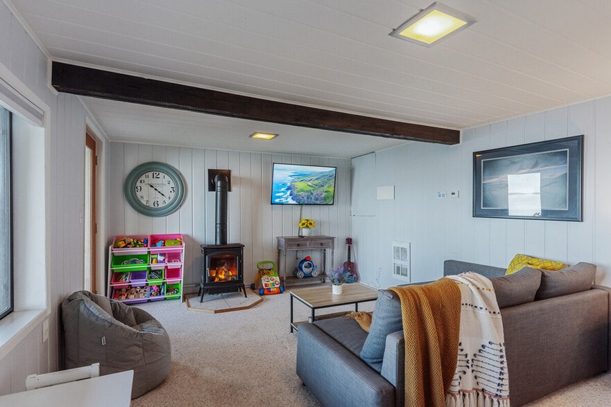 Building Photo - 2038 S Breezy Point Rd