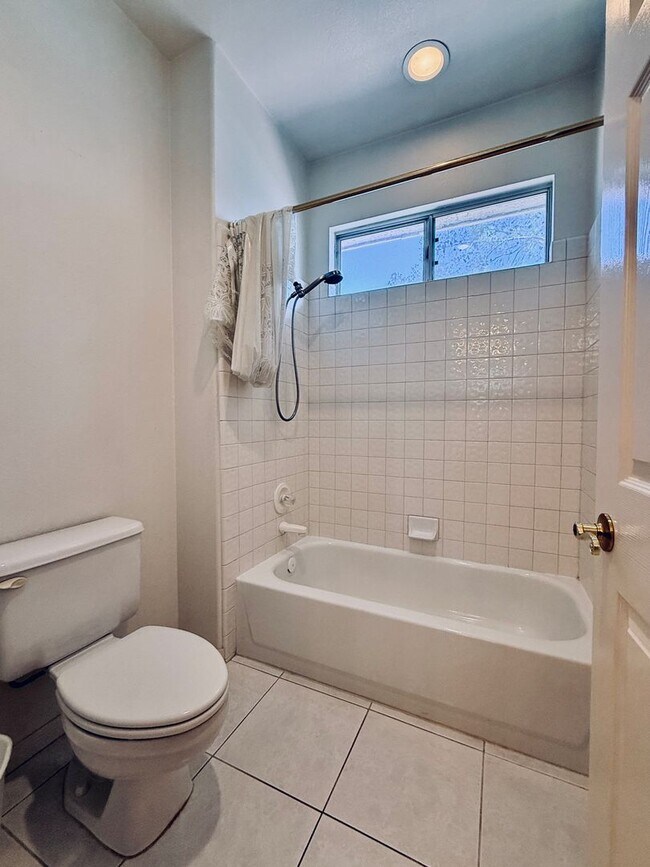 Building Photo - Partially furnished-Lovely 5 bedroom, 3 bath home in Legacy Master Series Community! $500 off fir...