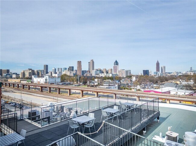 Building Photo - 170 Boulevard NE