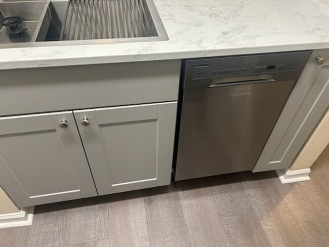 Building Photo - 4711 Cobblestone Drive, Unit E1