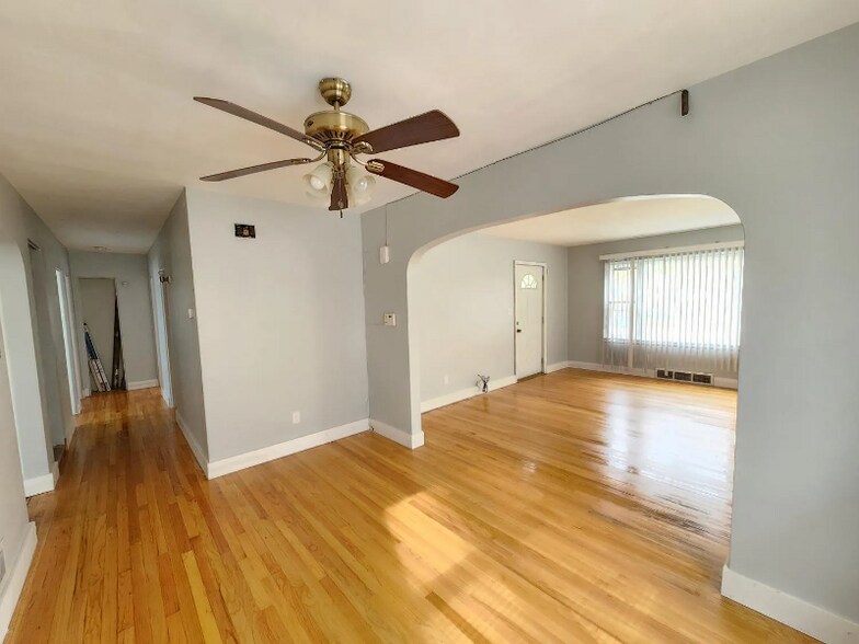 Building Photo - 5142 Pennsylvania St