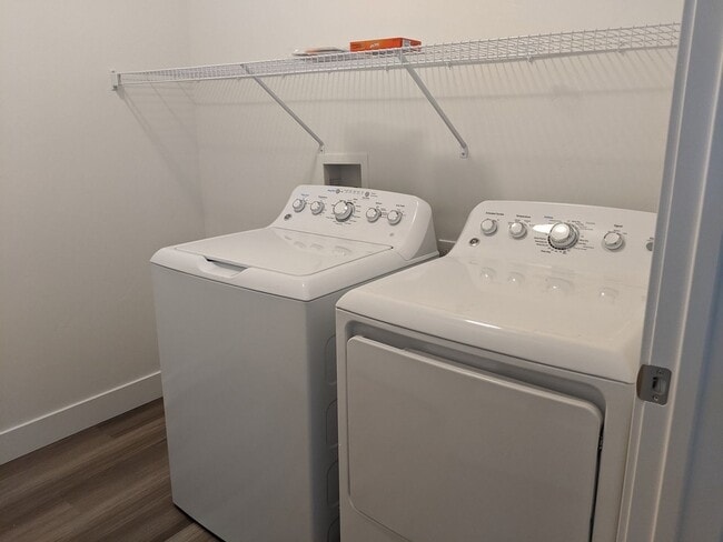 Building Photo - Beautiful 3-Bed Condo – $1,650! Move In by...