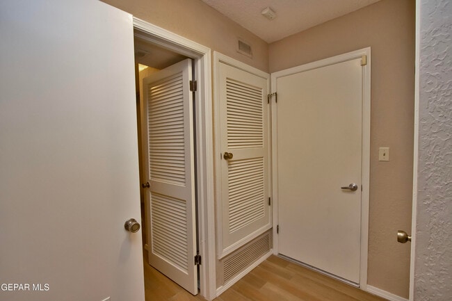 Building Photo - 5710 Mira Grande Dr