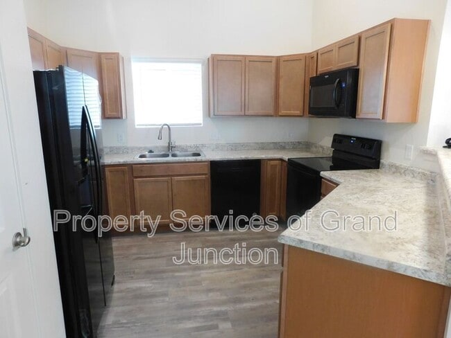 Building Photo - 2364 Canyon Ct