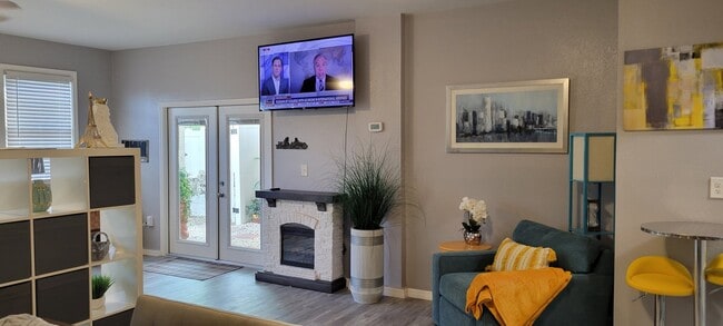 Building Photo - 1784 Magnolia Dr