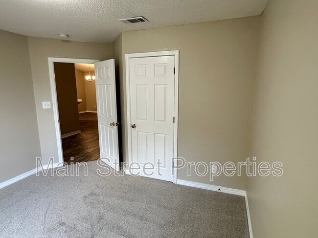 Building Photo - 7170 Rampart Way