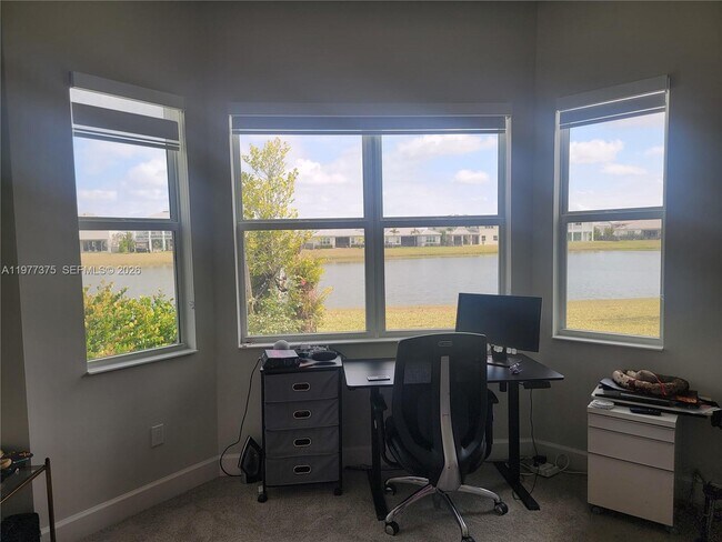 Building Photo - 5426 Pecan Dr