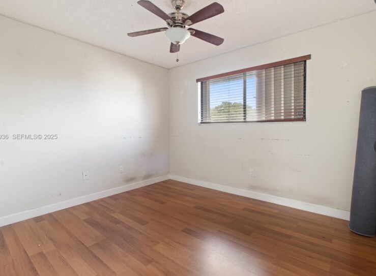 Building Photo - 10161 SW 137th Ct