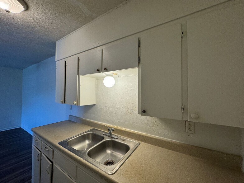 Building Photo - 505 Sunset Ln