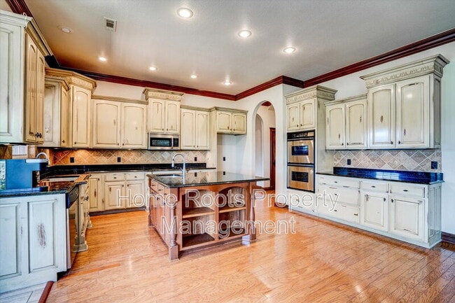 Building Photo - 7135 Sunset Ridge Cir