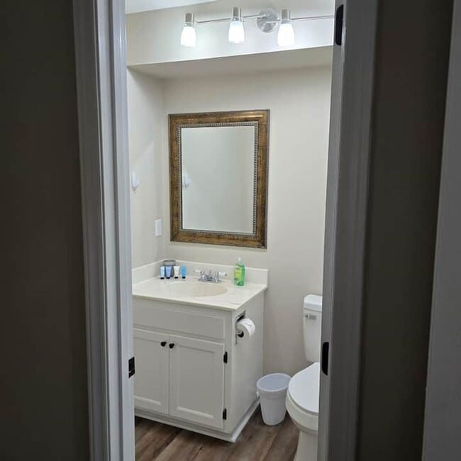Building Photo - South Charlotte Beauty