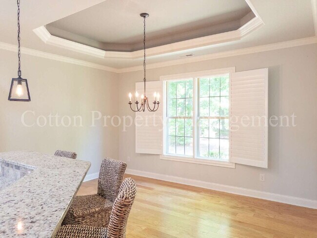 Building Photo - 633 Jenoa Dr