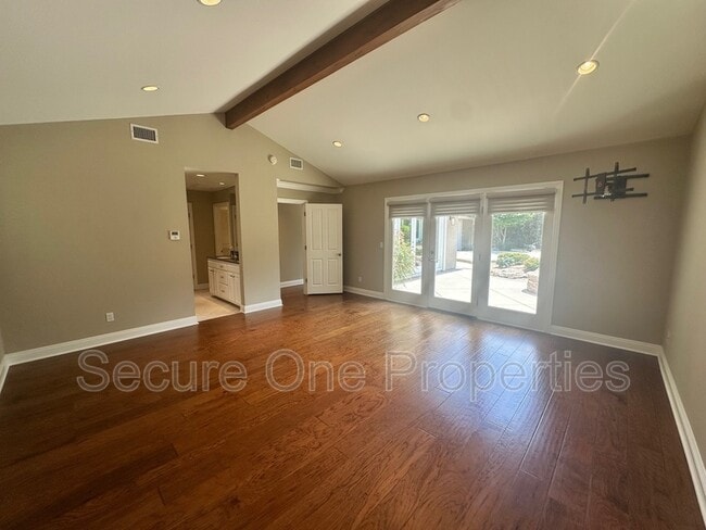 Building Photo - 1695 Berkshire Dr