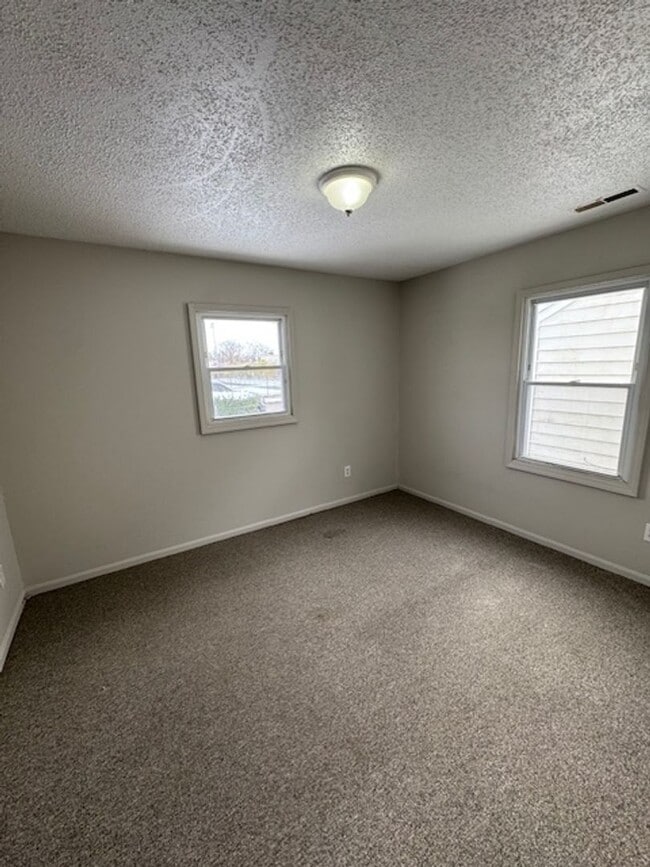 Building Photo - 1404 Dubois St