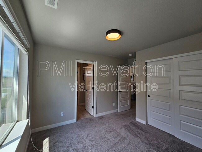 Building Photo - 2418 S Troy Ct
