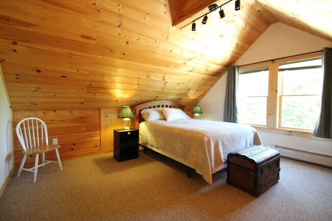 Building Photo - 15 Beech Tree Ln