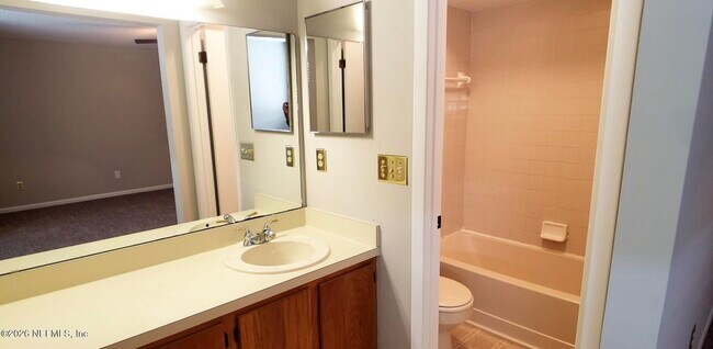 Building Photo - 5557 Greatpine Ln S