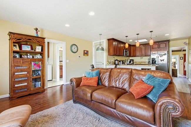 Building Photo - Beautifully Maintained Single-Level Home in La Mesa — 3 Bed / 2 Bath | 1,627 Sq Ft