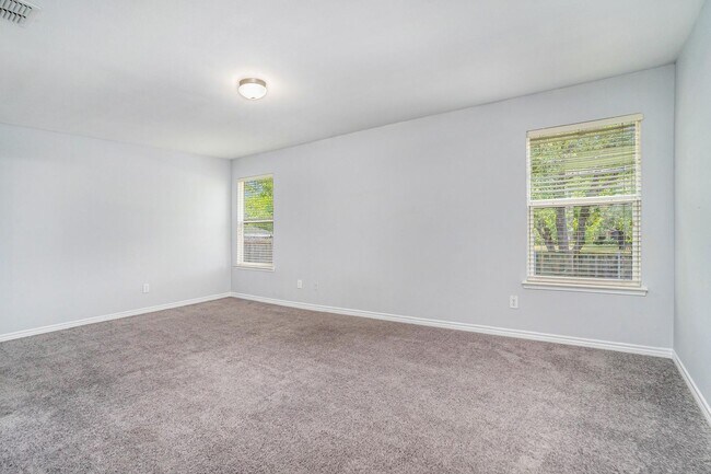 Building Photo - 2421 Gabriel Dr