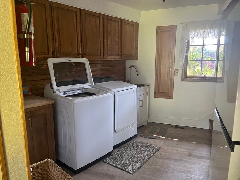 Laundry - 2961 Harrison Ave