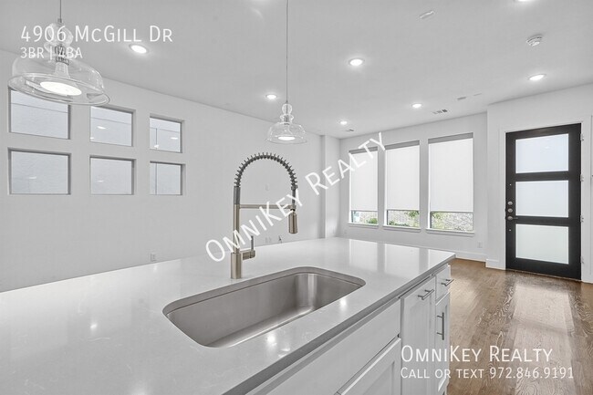 Building Photo - 4906 McGill Dr.