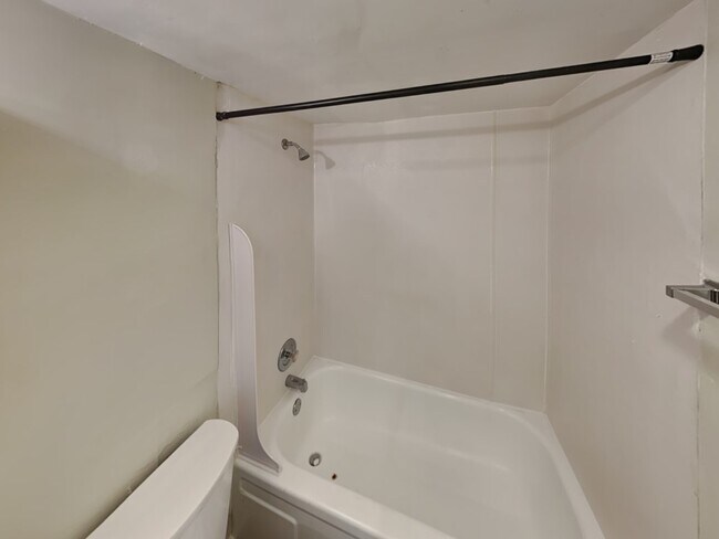 Building Photo - 31 Chittenden Ave