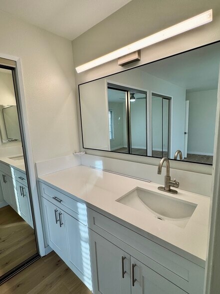 Vanity area for the master bedrioom - 4633 Marine Ave