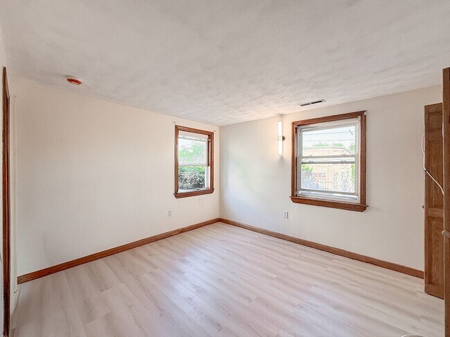 Building Photo - 202 Bremen St
