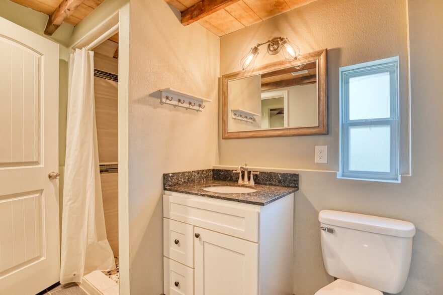 Building Photo - 431 N Franklin St