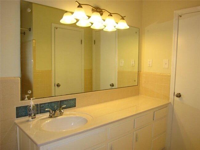 Building Photo - 1740 Samaria Trail