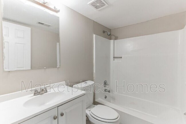 Building Photo - 14537 Greencastle Dr