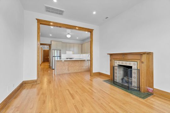 Building Photo - 1742 W Addison St