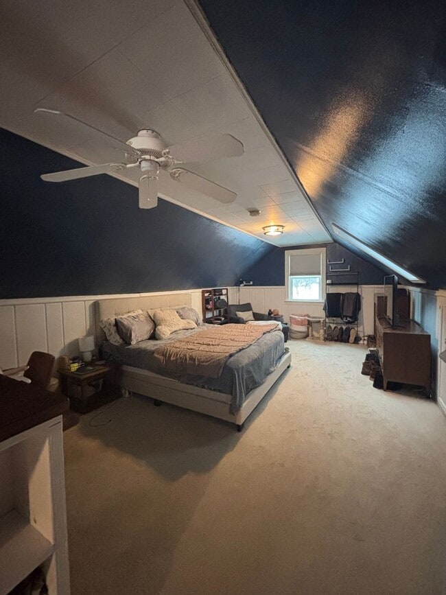 Building Photo - Storybook Bungalow with Beautiful Grounds