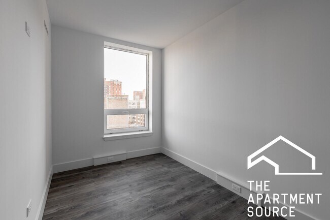 Building Photo - 941 W Carmen Ave