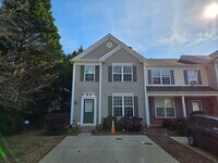 Building Photo - Rare 3 bed 2.5 bath Townhome located in Marietta