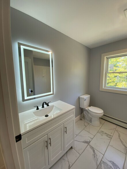 Building Photo - 16 Lumberjack Dr