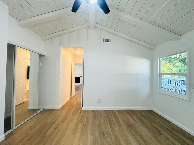 Building Photo - 7358 Balcom Ave