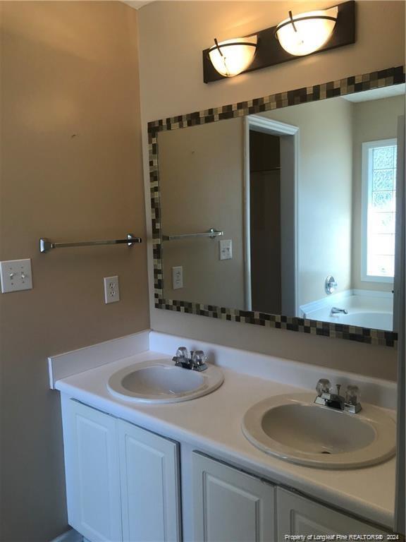 Building Photo - 498 Northwoods Dr