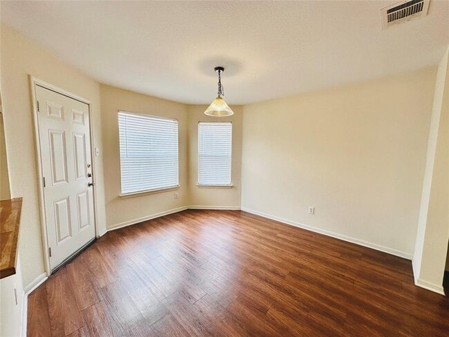 Building Photo - 1600 Primrose Trail
