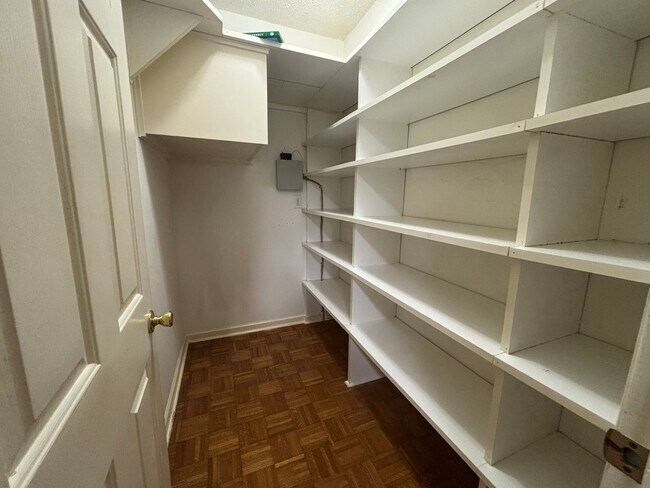 Building Photo - 4680 Plateau Rd