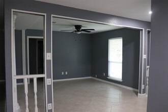 Building Photo - 12507 New Rochelle Ct