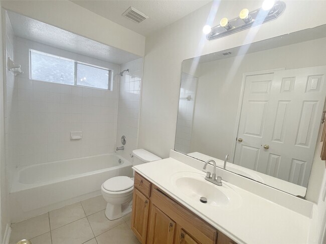 Building Photo - 18807 Harbor Key Cir