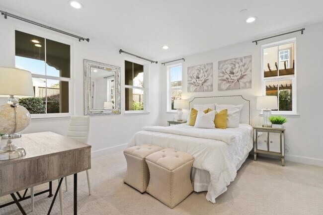 Building Photo - $4,390 / 4 BR STUNNING 2017 MODEL HOME FOR...