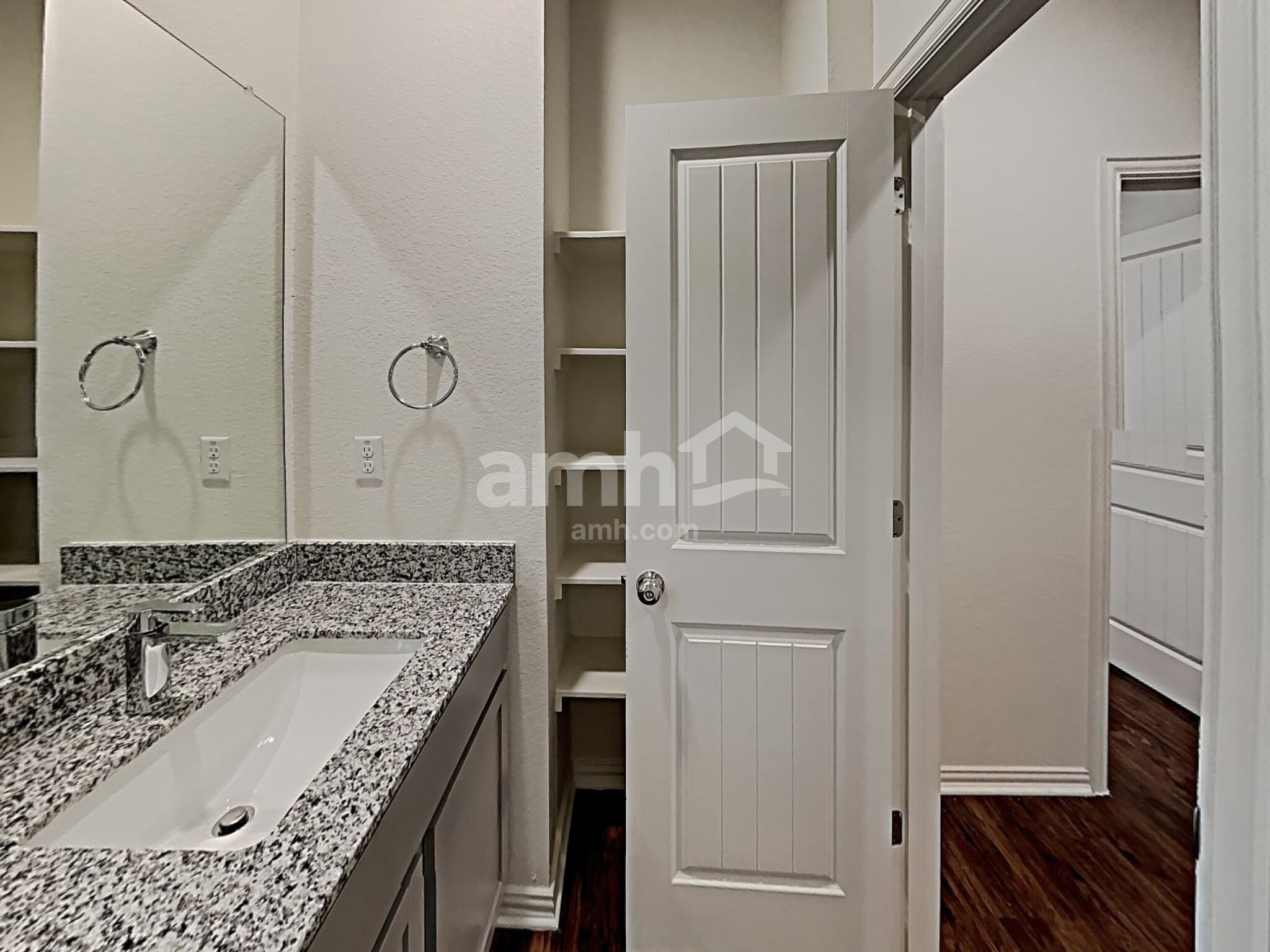 Building Photo - 360 Aspen Waters